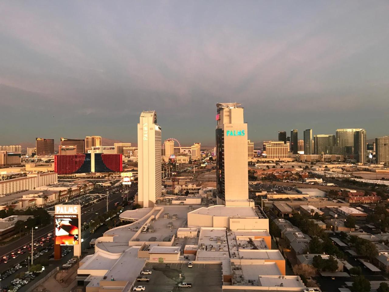 Palms Place - 27Th Floor Strip View Studio Aparthotel Las Vegas Esterno foto